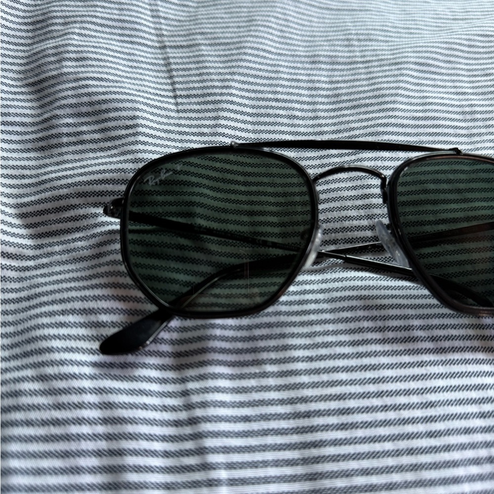 Ray-Ban Black Aviator Sunglasses - Picture 2 of 4